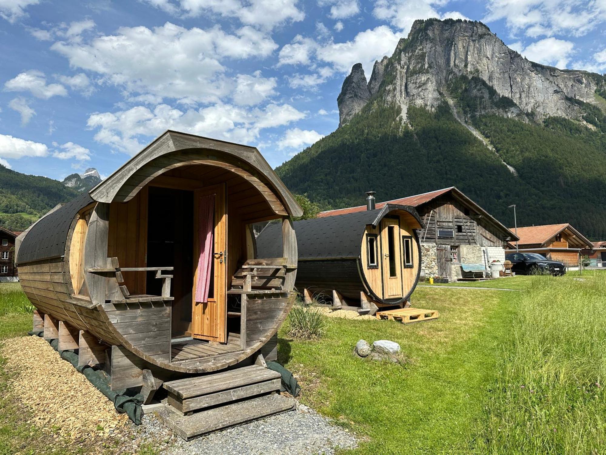 Schlafen Im Fass - Schlaffass - Abenteuer - Romantik - Haslifass Innertkirchen Extérieur photo